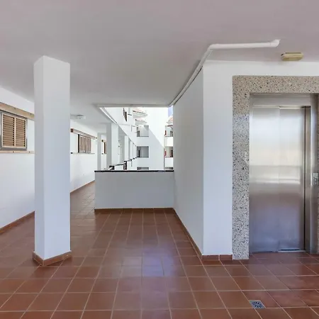 Apartamento San Marino أرونا